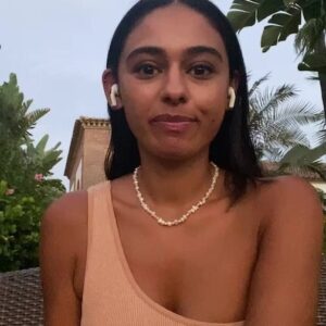 Nelufar Hedayat Instagram - Joined by the astoundingly beautiful and eloquent @dibah_hossaini Afghan born German based woman to talk about true unity amongst afghans and how to stay safe as part of the 🌈 community in a country where being LGBTQ  is illegal.