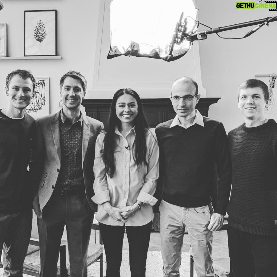 Nelufar Hedayat - 1K Likes - #workgoals interviewing Yuval harari earlier this year