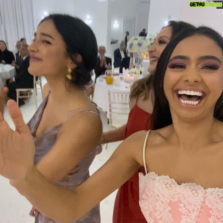 Nelufar Hedayat - 1.5K Likes - Live, laugh, love 🌹