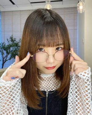 Nene Hieda Instagram - 👓💝

伊達メガネ装備な日でした✌︎
特別だよ🤓

何枚目が好きですか！

#私服 #伊達メガネ #メガネ女子