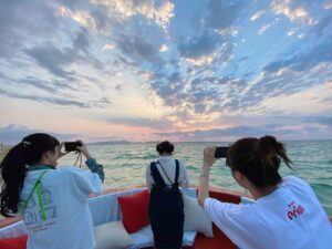 Nene Hieda Instagram - 🌅

去年の沖縄懐古…🌺

日の出撮るために3時半起床したのもよい思い出

#沖縄 #沖縄ロケ #小浜島 #小浜島リゾナーレ 
#稗田寧々 #鈴代紗弓 #コラマイ
#佐藤日向 #小泉萌香 #もえぴな
#ダイナマイ