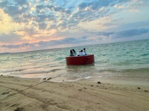 Nene Hieda Instagram - 🌅

去年の沖縄懐古…🌺

日の出撮るために3時半起床したのもよい思い出

#沖縄 #沖縄ロケ #小浜島 #小浜島リゾナーレ 
#稗田寧々 #鈴代紗弓 #コラマイ
#佐藤日向 #小泉萌香 #もえぴな
#ダイナマイ