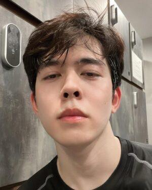 Nguyễn Bá Vinh Instagram - Random work-out pic 💪🏻 #o2production #o2talents
