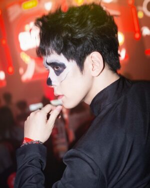 Nguyễn Bá Vinh Instagram - Youtube carnival 👻🎃
.
MUA: @datqtr_ 
Photo: Ben Le
#o2production #o2talents