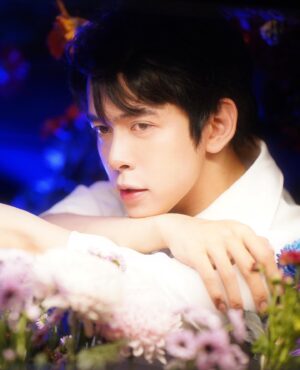 Nguyễn Bá Vinh Instagram - The most beautiful flower is you 🌹
Photo: @khan.nmk 
.
#o2production