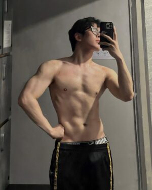 Nguyễn Bá Vinh Instagram - 12% fat 💪🏻
#o2production #o2talents