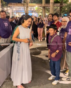 Nia Dinata Instagram - Lebaran Seni di Jogja, artinya menyebarkan semangat ekspresi artistik di segala penjuru Yogyakarta🫶🏽 Senang sekali kasih support ke 10 seniman muda yang berpameran bareng dengat tajuk ‘Multiplicities’ di @warehouseartproject 🫶🏽 semua diberi ruang🙏🏼 #jogjaartweeks #lebaranseni .#jogjaistimewa #niamaste