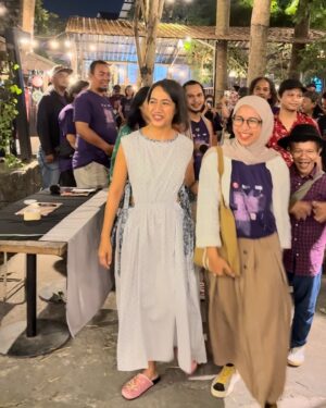 Nia Dinata Instagram - Lebaran Seni di Jogja, artinya menyebarkan semangat ekspresi artistik di segala penjuru Yogyakarta🫶🏽 Senang sekali kasih support ke 10 seniman muda yang berpameran bareng dengat tajuk ‘Multiplicities’ di @warehouseartproject 🫶🏽 semua diberi ruang🙏🏼 #jogjaartweeks #lebaranseni .#jogjaistimewa #niamaste