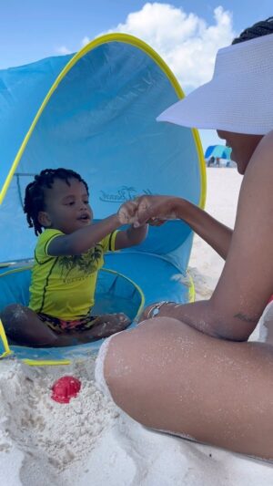 Nia Holloway Instagram - Comment “beach” and I’ll DM the link! 🏖️ ….

I’m so glad I grabbed the “Mono Beach” tent pop-up for our beach trip ! My little one had so much fun in it. If you’re not super comfortable with your little one being in the ocean yet, this is a great way to still enjoy the water and get you a relaxing day at the beach!