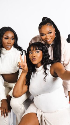 Nia Holloway Instagram - Meet the Holloway Girls! For years we’ve been told we need our own show, so we finally introduce our official YouTube channel. This will provide you guys a closer look into our daily lives. I’ll personally take you guys along my journey through motherhood up to the day of delivery. As a family, we have several cool upcoming projects that we’re beyond excited to show you guys! Go subscribe, like, and comment on our very first video OUT NOW!’ *Link in BIO*
#thehollowaygirls #youtube #vlog