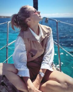 Actress Niamh Algar HD Instagram Photos and Wallpapers June 2024