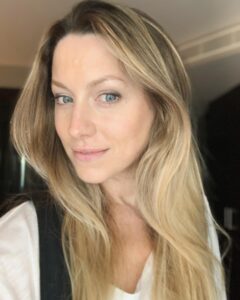 Actress Niamh Walsh HD Instagram Photos and Wallpapers November 2023