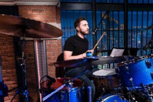 Nic Collins Instagram - ~ That’s a wrap on an awesome week sitting in with the @8gband on @latenightseth. Massive thank you to the band for having me and to @erx11 for making it happen! 📺🗽 ~

Photos by: @lloydbishop / ©️NBCUniversal

@gretschdrums @sabiancymbals @promarksticks @remopercussion @dwdrums