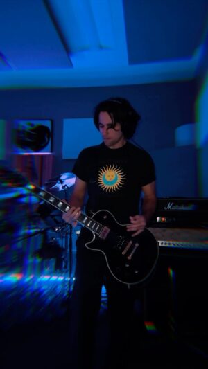 Nic Collins Instagram - We’re back cooking 🧑‍🍳 Here’s a taste of something new. Anybody know any singers? 🤝

#Rock #AlternativeRock 
#ProgressiveRock #Band #Drums #Guitar #Bass
