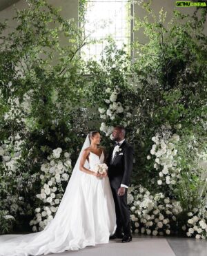 Nic Naitanui Instagram - The Naitanuis, what an amazing wedding! Congratulations @blackanui @nonnymulholland #nonnysmarkedforlife