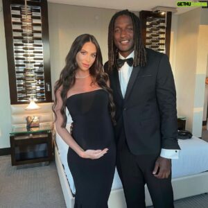 Nic Naitanui Instagram - Bnf 🤰❤️ with the beautiful mumma to be @brittanybown  @crownperth
