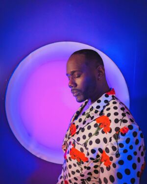 Nicco Annan Instagram - Mood all week long…
Blue/Black in the moonlight ✨
from the  #EbonyPower100 Gala @ebonymagazine 
Thank you for having me and space for ALL of Us #MovingBlackForward

💯🖤1
Styling 🌹 @icontips 
Polka Rose 🌹 @kamsitcharles 
Eyewear 🌹 @timeless_framework 
  @ditaeyewear