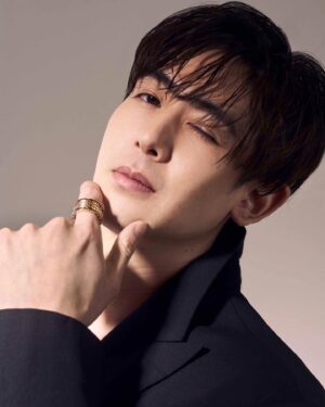 Nichkhun Horvejkul Instagram - Morning 😘