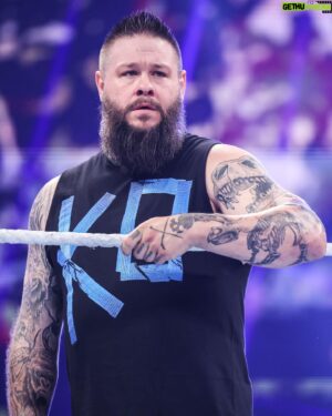 Nicholas Aldis Instagram - Say hello to the NEW General Manager of #WWERaw @scrapdaddyap and NEW General Manager of #SmackDown @nickaldis…and Blue Brand’s NEWEST Superstar #KevinOwens! 🤩