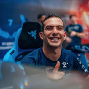 Nicholas Latifi Instagram - Excited to race under the lights, let’s see what the weekend brings! 🇸🇬 

#NL6 #SingaporeGP