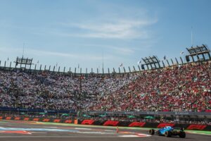 Nicholas Latifi Instagram - A tricky race as we expected, but what an atmosphere! Thank you Mexico! 🙌🏻 #MexicoGP  #NL6