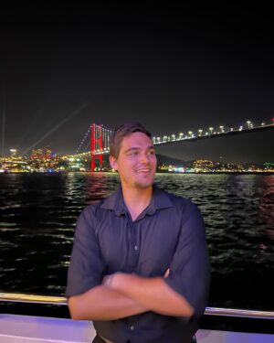 Nick Merico Instagram - Here in Istanbul for the weekend. Which team are you rooting for tonight ? @mancity or @inter ?