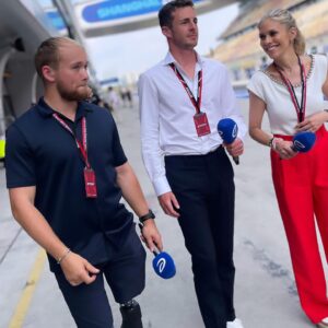 Nicki Shields Instagram - Back in the driving seat as Lead Presenter this weekend🎤Loved it 🙌🏼💖. Thank you for all the lovely msgs! Couldn’t have done it without this amazing team… who kept me laughing all weekend… through the buckets of sweat😅

@billymongerracing @rossiterracing @tombrookscomms @iamradzi @saunderscb @alexarendell @andybruce01 @milocam37 @trystan_hwilliams and our @wearewhispertv team! 

📸 @mpicmee @andybruce01 

#formulae #racing #shanghai #womeninmotorsport #tntsports #livesport #tnt #motorsport @fiaformulae