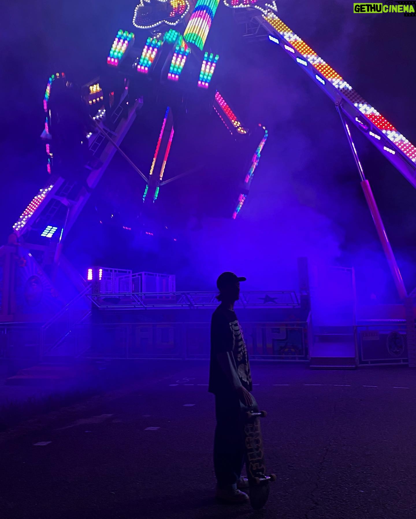 Nicolas Anselmo - 3 Likes - lights