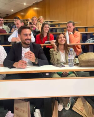 Nicolas Ferrero Instagram - Heureux d’avoir pu intervenir à l’@I.A.E d’Aix Marseille pour parler des expériences passées et de l’impact que peut avoir l’influence dans le bon comme dans le mauvais. Merci à l’IAE , les organisateurs, les élèves et les intervenants qui ont aussi pu partager leurs points de vue et leurs idées sur les réseaux sociaux.

D’ailleurs si vous chercher pour la rentrée une école de commerce dans le sud de la France  l’IAE Aix-Marseille se positionne volontairement à mi-chemin entre les écoles privées de management et l’université publique.

Ce qui lui permet d'avoir l'un des meilleures rapport qualité prix et d'être moins cher que la majorité des école de commerce !