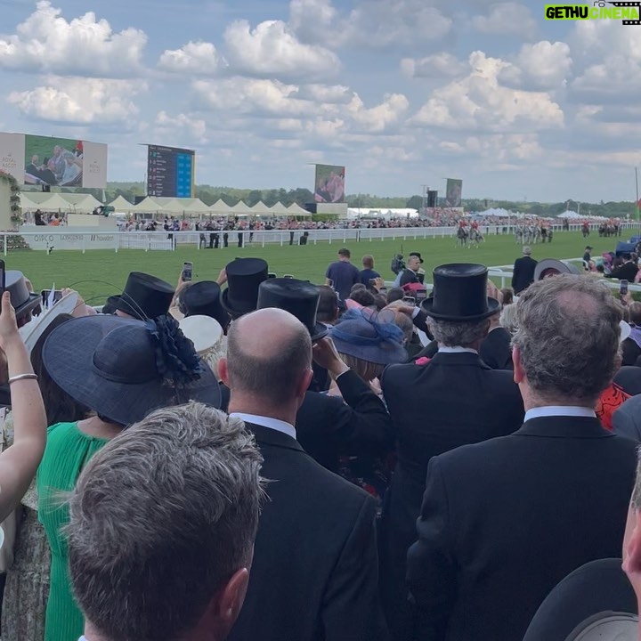 Nicolas Ferrero - 2.1K Likes - 🇬🇧 ROYAL ASCOT DAY WITH THE FAMILLY @axiomdwfm 🇬🇧
Thank you for this moment i’m so grateful 🙏🏼
