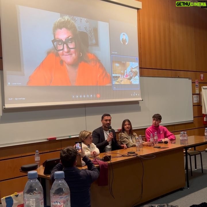 Nicolas Ferrero - 2.4K Likes - Heureux d’avoir pu intervenir à l’@I.A.E d’Aix Marseille pour parler des expériences passées et de l’impact que peut avoir l’influence dans le bon comme dans le mauvais. Merci à l’IAE , les organisateurs, les élèves et les intervenants qui ont aussi pu partager leurs points de vue et leurs idées sur les réseaux sociaux.
D’ailleurs si vous chercher pour la rentrée une école de commerce dans le sud de la France l’IAE Aix-Marseille se positionne volontairement à mi-chemin entre les écoles privées de management et l’université publique.
Ce qui lui permet d'avoir l'un des meilleures rapport qualité prix et d'être moins cher que la majorité des école de commerce !