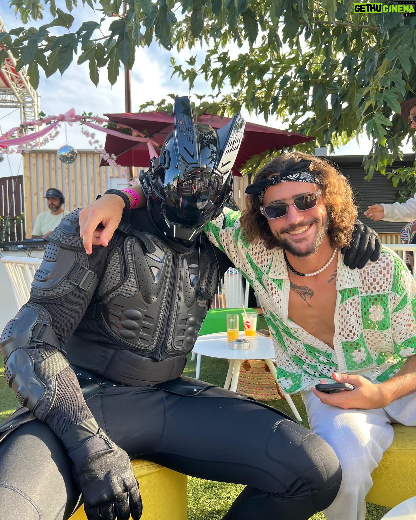 Nicolas Ferrero - 1K Likes - Merci au @jokerclubspirit & @casinopleinair d’avoir accueilli toute notre équipe du @thedarkworkout pour cet événement incroyable hier . Et surtout merci a toute mon équipe du DARK sans qui tout ça n’aurait pas eu lieu et avec laquelle nous travaillons chaque jour pour rendre le sport toujours plus ludique et spectaculaire . La rentrée arrive et croyez nous … ça va être show ! @thedarkworkout @mariespat @serguei_reznik @cameron_chn @magacito @ben_covo @julien_hvl @loris_coach @am.talents