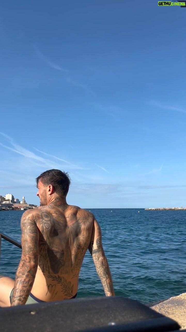 Nicolas Ferrero - 1.1K Likes - La douceur des matins marseillais …
7h30 vibes 🌞