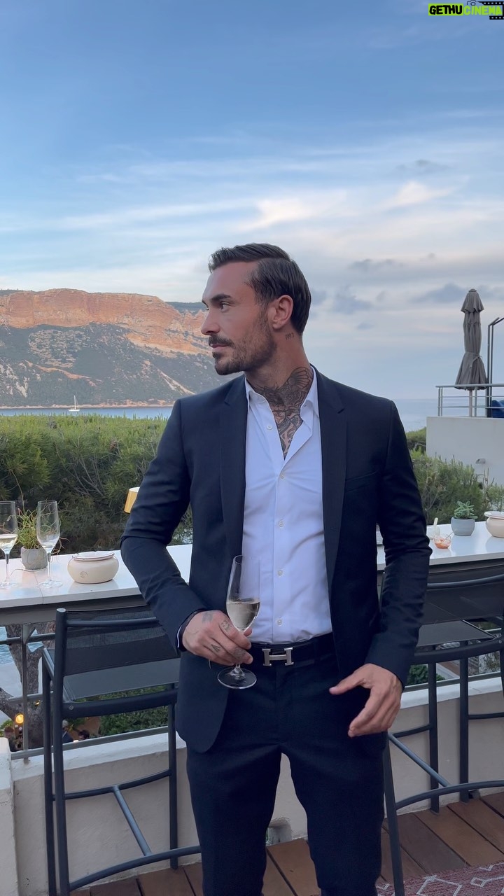Nicolas Ferrero - 1.4K Likes - South of France seems to have some wonderfull spots 😏 @lesrochesblanches