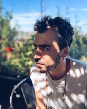 Nicolás Oyarzún Instagram - Abril otra vez… 🖤