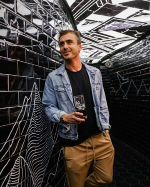 Nicolás Oyarzún Instagram - 🥤@altodelcarmencl 
📸 @stgofotocl 
🌈 @largavista