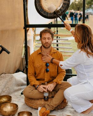 Nicolás Riera Instagram - Gracias @corona_argentina por la invitación a otro hermoso Corona Sunset ☀️ Calor, amigos, buena musica y Coronitas 🌴🌴🌴