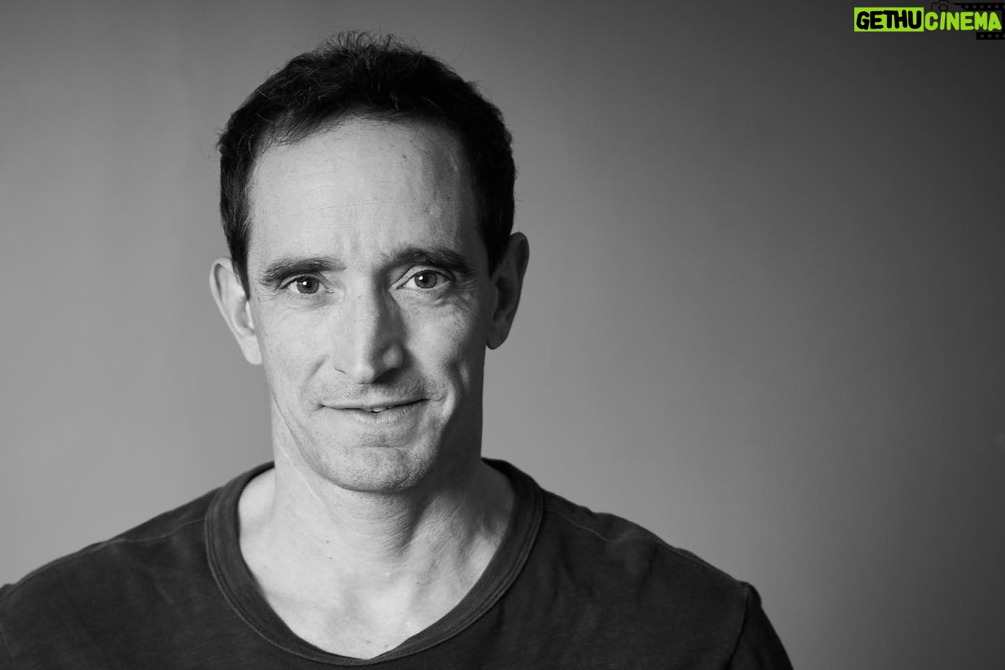 Nicolás Saavedra - 3.8K Likes - Han sido años de poco movimiento y alejado de los escenarios… Pero parece que ya pasó este tiempo de refugio y detención.
Los últimos meses he estado produciendo y ensayando y muy pronto volveré con todo al teatro. El viernes les voy a contar de que se trata y espero que todos nos acompañen en esta vuelta!
📸 de mi capo amigo @corvi
#Teatro #Trabajo #ContarHistorias #Producir #Actuar #ElTeatroHaceBien #VivaElTeatro