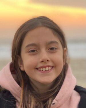 Nicolás Saavedra Instagram - Ayer celebramos a Ema que cumplió 11 años. 11 años!! Wow!! Esto pasa muy rápido. Felicidad Emita preciosa que empiece un año hermoso para ti y todos tus sueños se cumplan!!! 

Hasta el infinito y más allá❤️