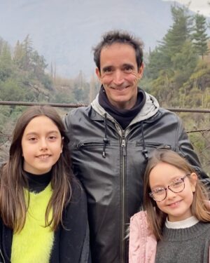 Nicolás Saavedra Instagram - Paseo ⛰️ 🍂 

#Pasear #Familia #Domingo #Díadelpapá #CajóndelMaipo