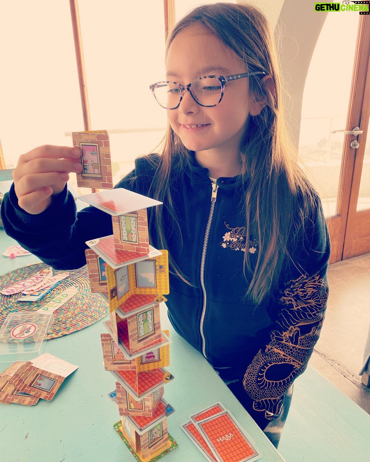 Nicolás Saavedra - 35.5K Likes - Hoy Leonor está de cumpleaños y por aquí estamos de fiesta!
Feliz 9 Leonor hermosa, que todos tus deseos se cumplan y comience un nuevo ciclo amoroso y alegre para ti.
Te amo con todo el amor del universo.
Hasta el infinito y más allá!!!
