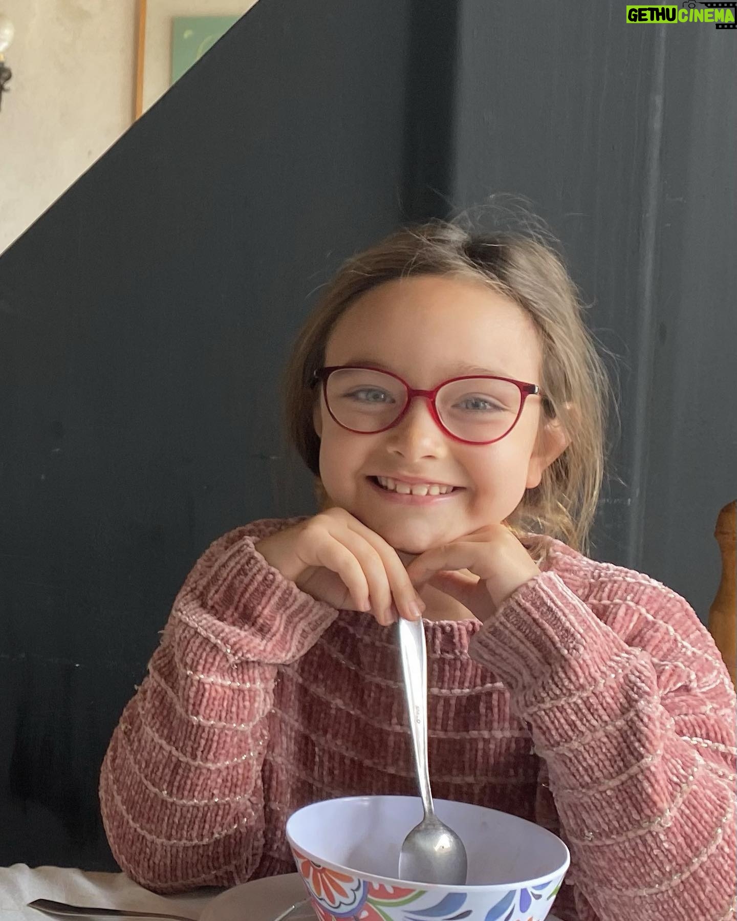 Nicolás Saavedra - 35.5K Likes - Hoy Leonor está de cumpleaños y por aquí estamos de fiesta!
Feliz 9 Leonor hermosa, que todos tus deseos se cumplan y comience un nuevo ciclo amoroso y alegre para ti.
Te amo con todo el amor del universo.
Hasta el infinito y más allá!!!