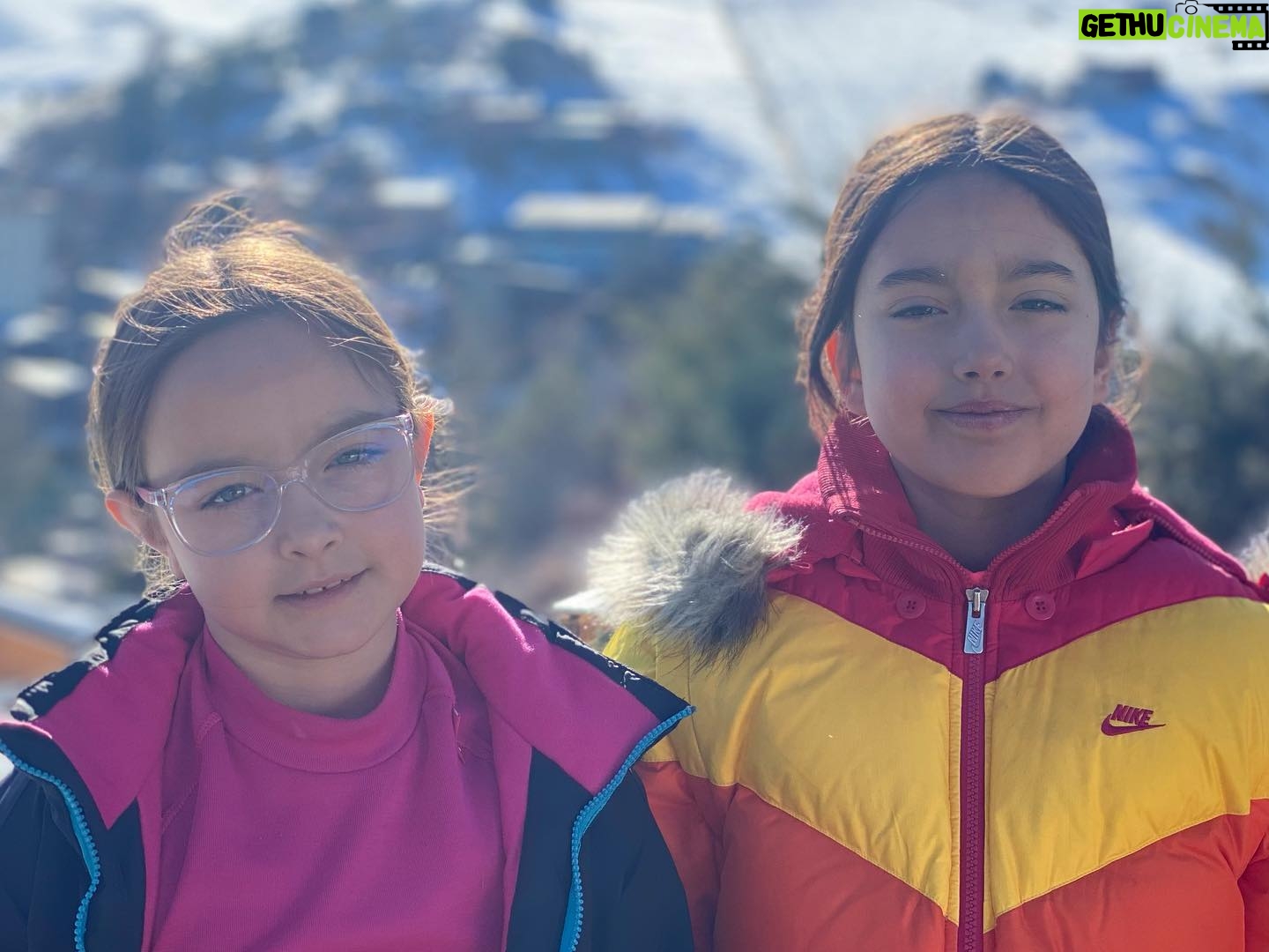 Nicolás Saavedra - 1.6K Likes - 18 con las chicas y sus amigos queridos de la montaña.
@alemandefarellones @safarinature
#Amamoslamontaña #Airepuro #VivaChile