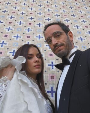 Nicolás Saavedra Instagram - Fátima & Alfonso 🧨💣

Secretos de Familia 

Hoy se estrena por @canal13cl y ya está disponible en @primevideolat @primevideo @amazonprime 

@celinereymond_ 

#Teleserie #Canal13 #PrimeVideo #Amazon
