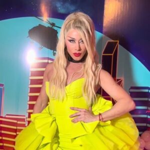 Nicole Gaultier Instagram - Que te parece mi look ??? Así fue el estreno de #malenaysofialaserie @eugenialemosok @afosalba