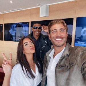 Nicolò Ferrari Instagram - La Team🧡 vous me manquez trop☀️hâte de vous retrouver @marwamerazka @kelegh_moutome #LAA5 #LesApprentisAventuriers