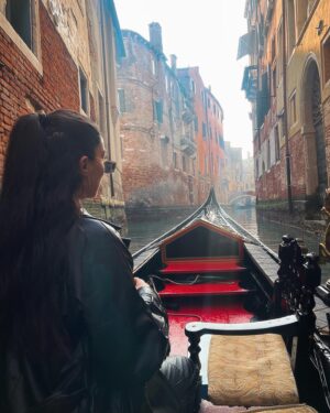 Nida Khurshid Instagram - Piacere😌