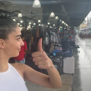 Nida Khurshid Instagram - Shits and giggles part…3…?🤡🥴🫠