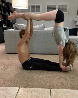 Nidal Ajib Instagram - Immaculate yoga poses with @saysaymatter ☺️💪🏼🤸🏼..