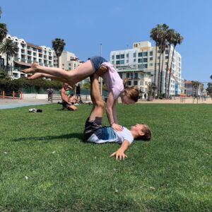 Nidal Ajib Instagram - Do you think we should go pro❔
🤣🤣🤣🙌🏼 @saysaymatter 

#acroyoga #acroyogafun #fail